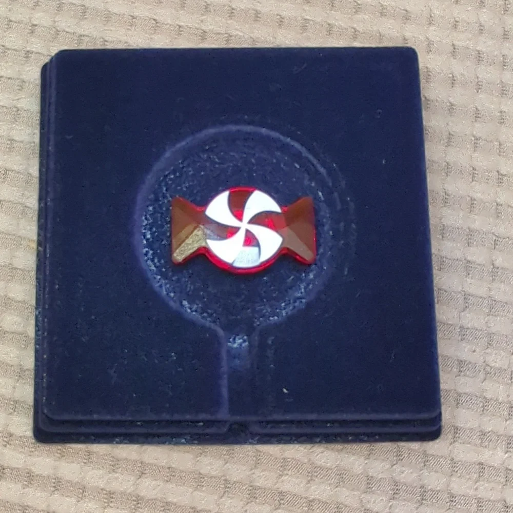 Swarovski Holiday Cheers Candy Magnet NIB